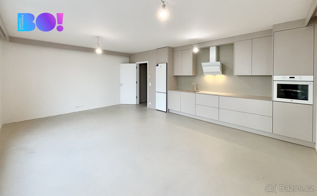 Pronájem kanceláře 2+kk, 59 m² s parkovacím místem a lodžií - 3