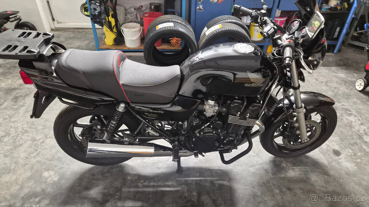 Honda CB 750 Nighthawk - 3