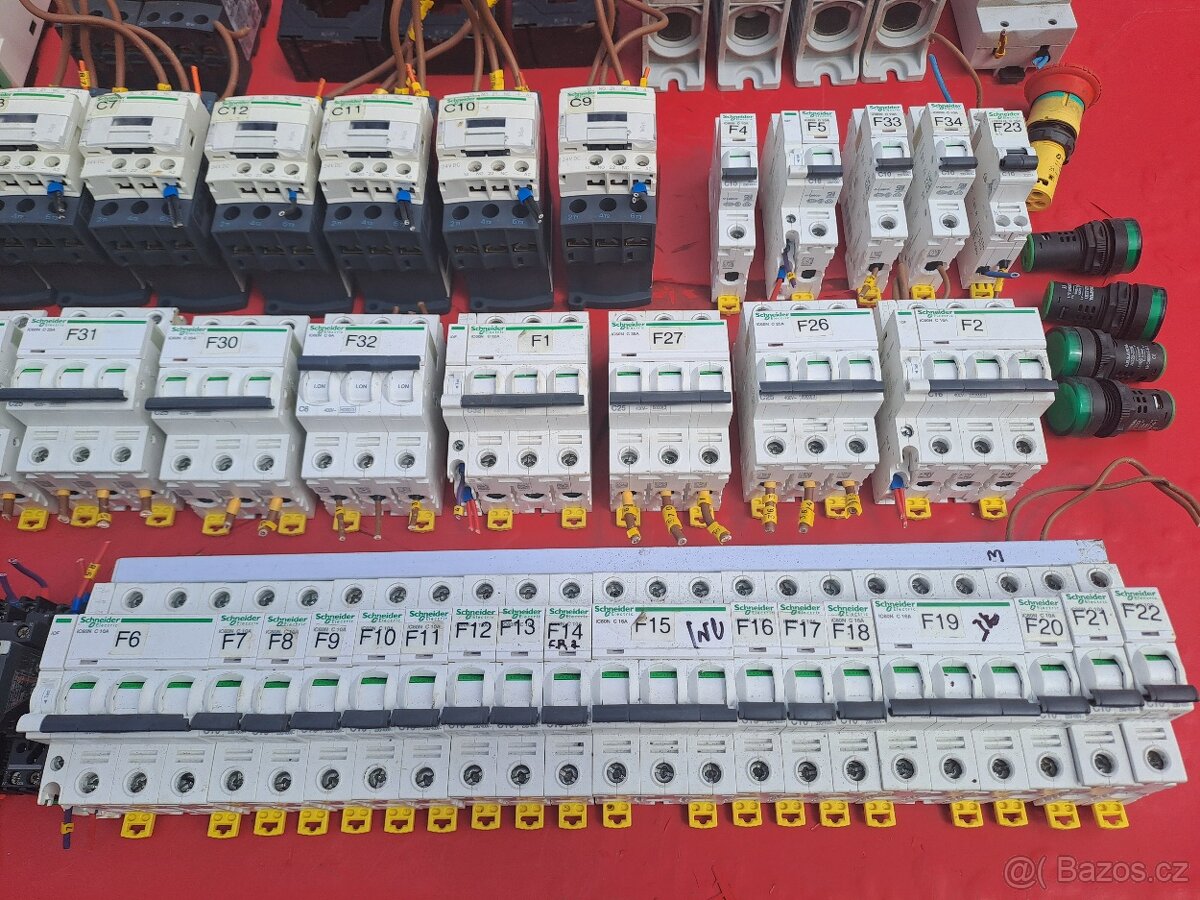 Relé, jističe, stykače, deon - Schneider - 3