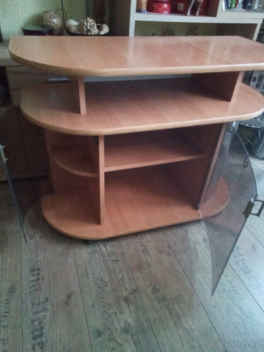 Stolek pod TV - 3
