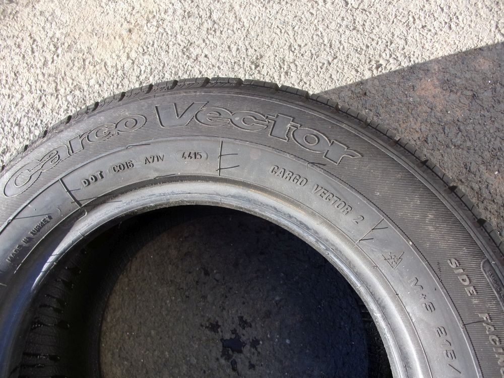 1x zimní pneu 215/65/15C 104/102T GOODYEAR Cargo Vector - 3