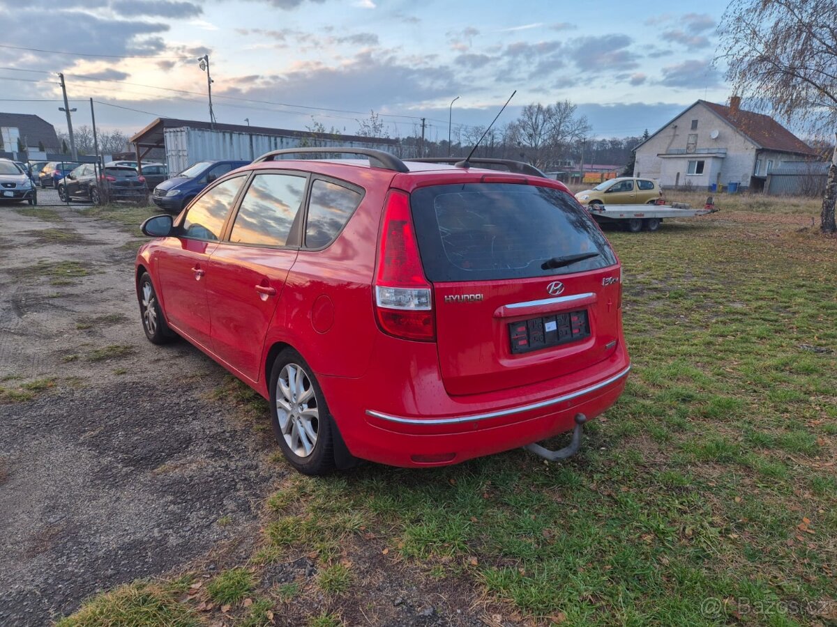 Hyundai i30cw 1.6 crdi 66kw 90ps - 3