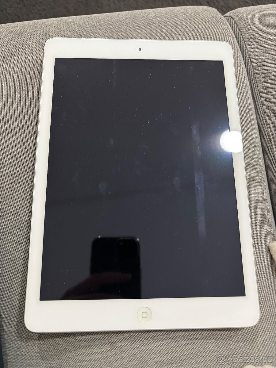 Apple iPad Air (2013) 16gb stříbrný - 3