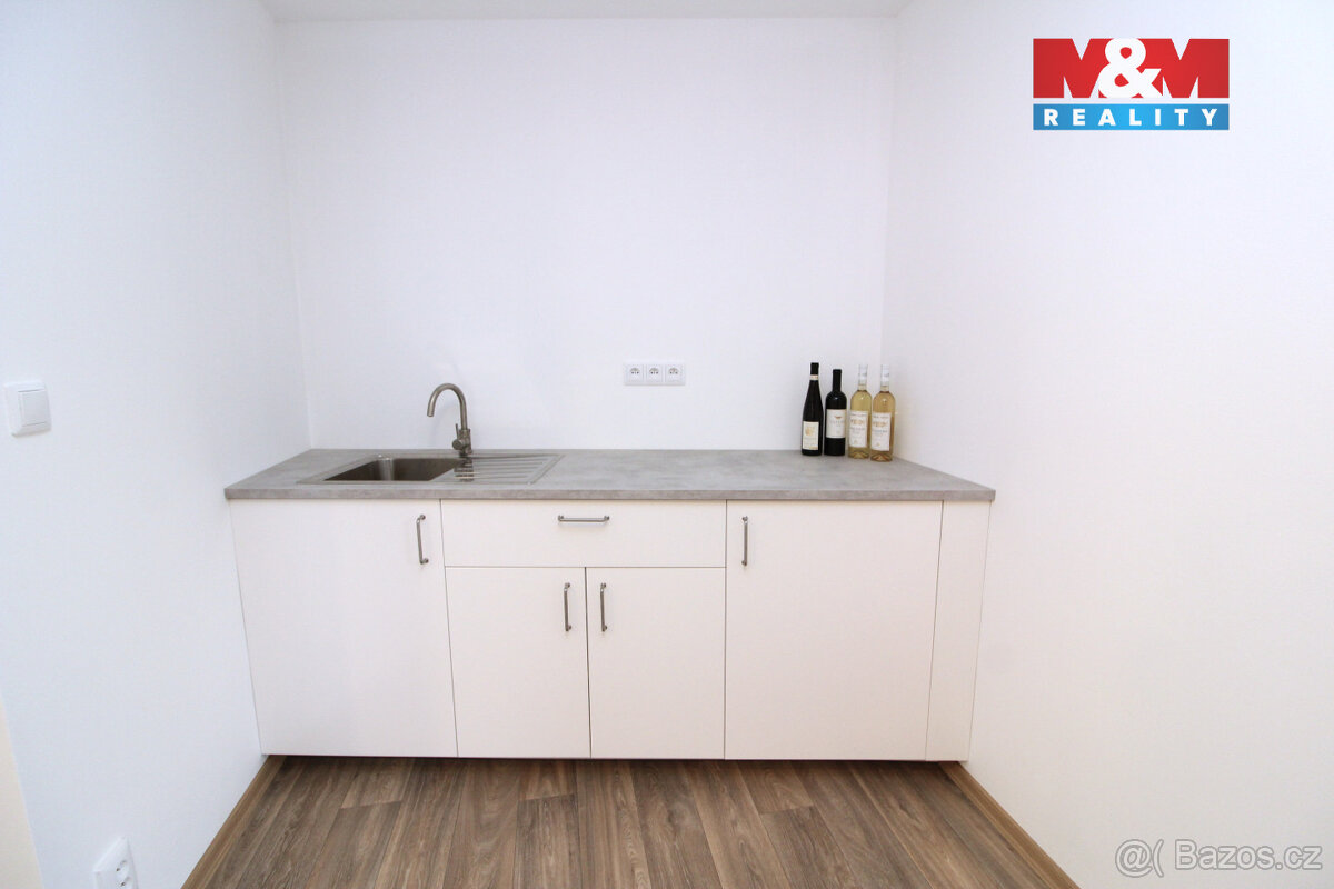 Pronájem kancelářského prostoru v Měšicích, ul. Revoluční - 3