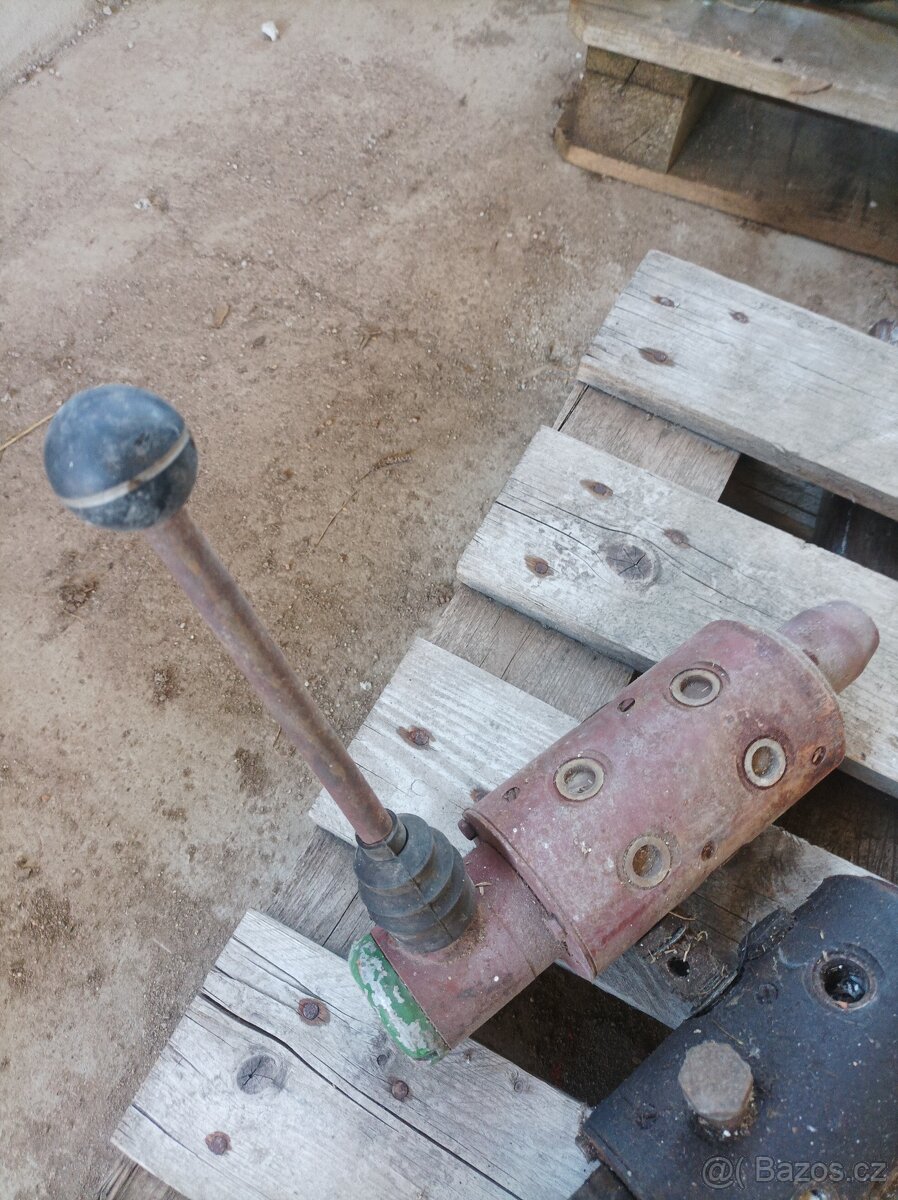 Hydraulické rozvaděče - 3