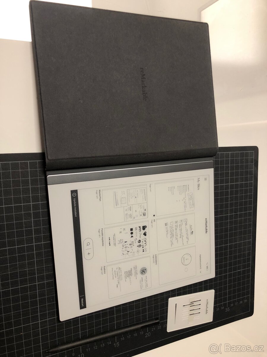 Remarkable 2 - orig. obal a pero - 3