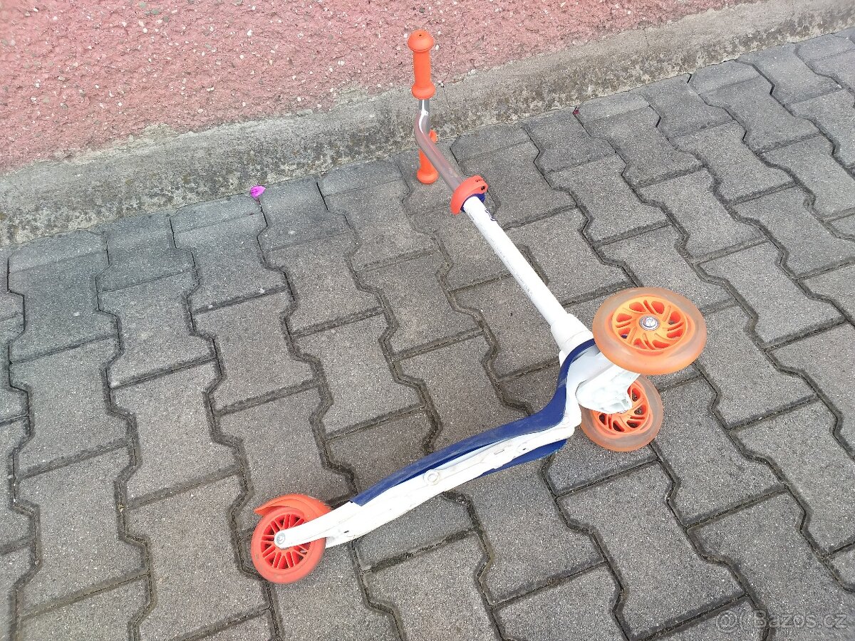 Koloběžka se třemi koly - 3