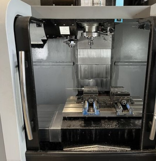 Obráběcí centra - vertikální VM 10i - 3