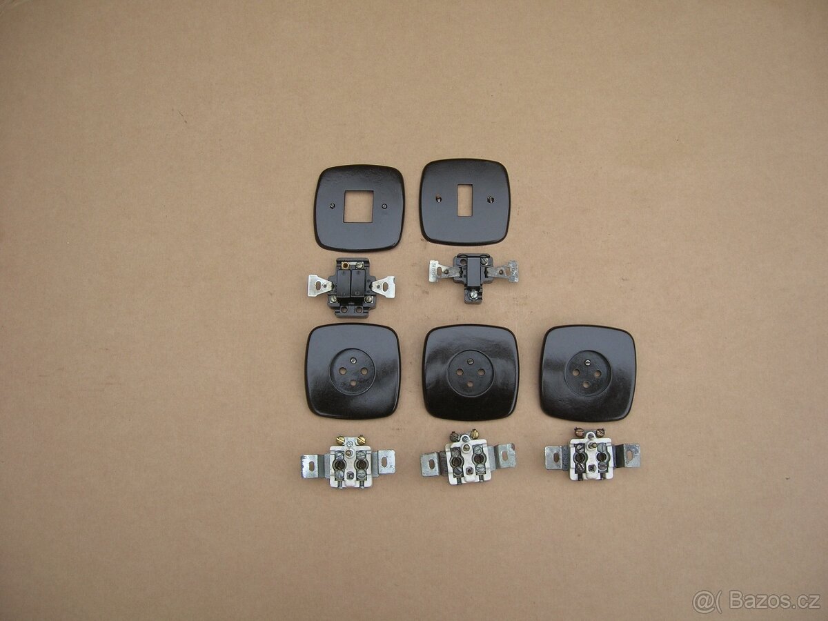 VYPINAČE A ZÁSUVKY - 3