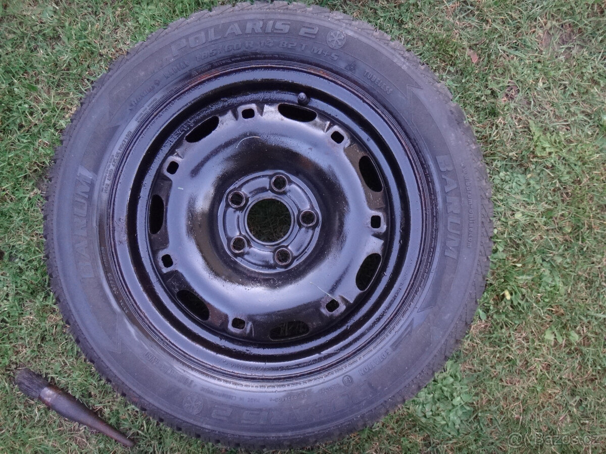 Prodám zimní 165x70 R 13 pneu na discích na Ford Focus - 3