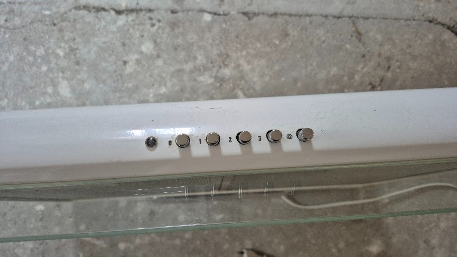 Digestoř závěsná MORA - 3