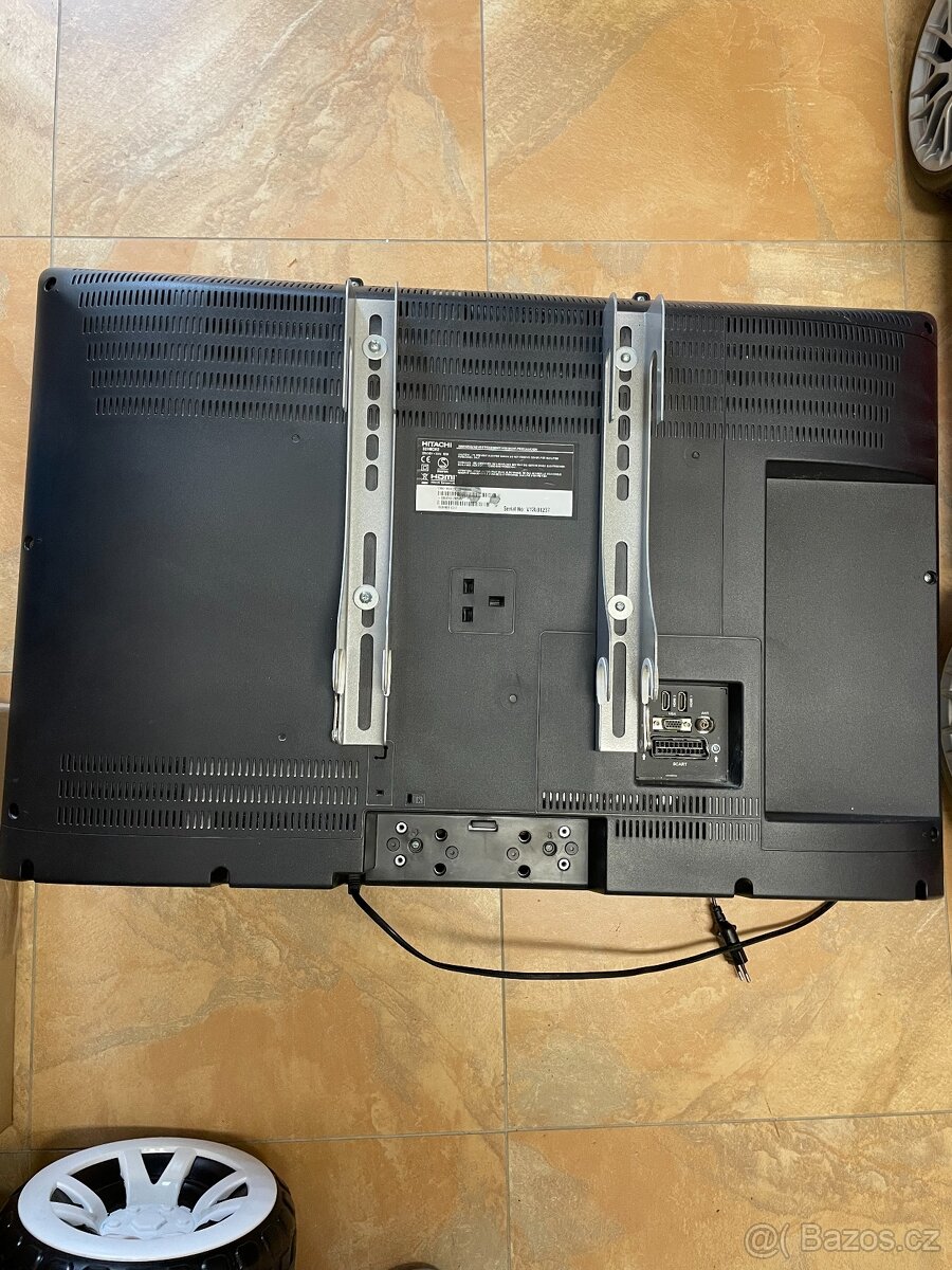 Televize HITACHI 81 cm - 3