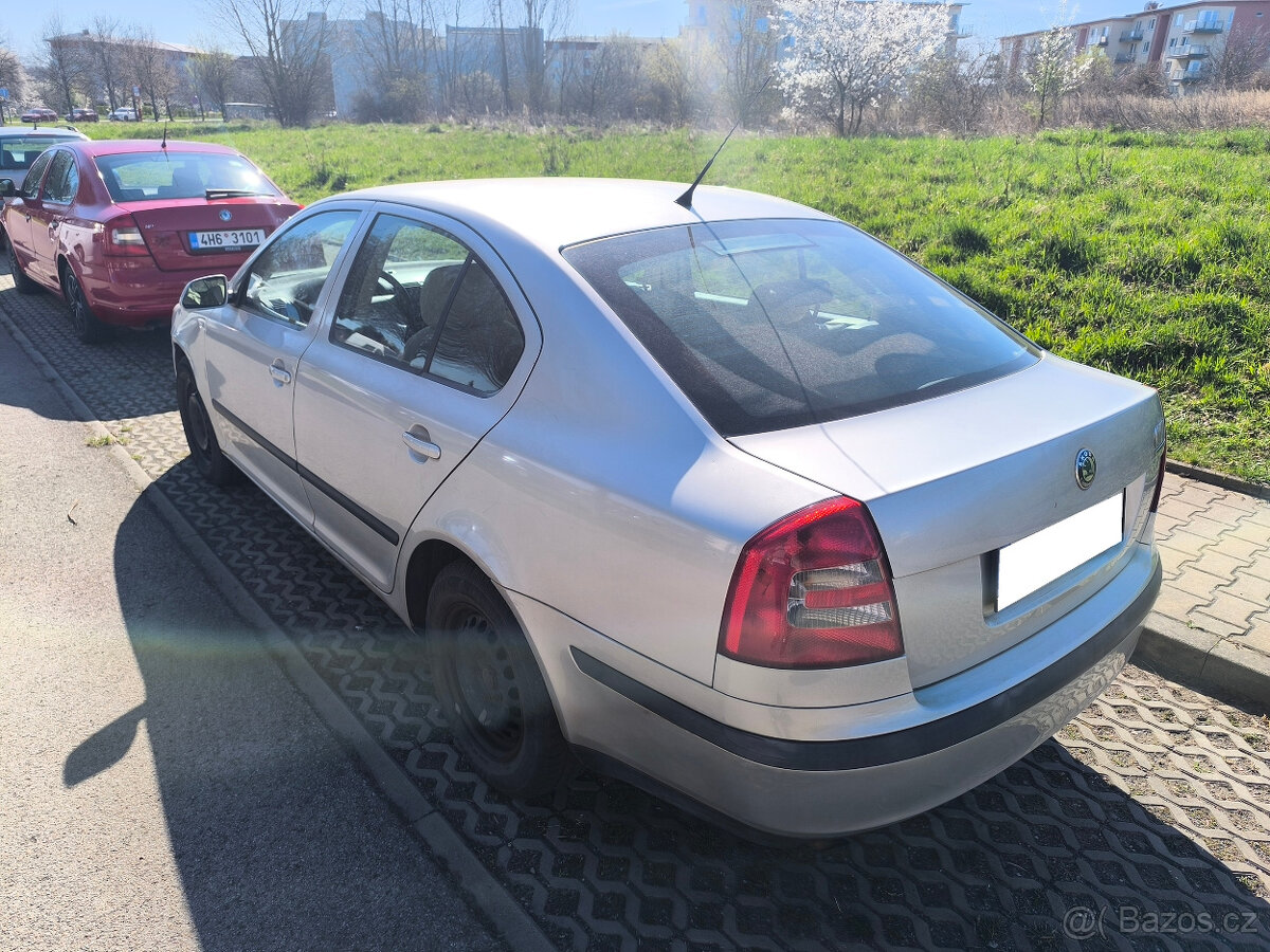 Škoda Octavia 1.6 FSI DSG Elegance - 3