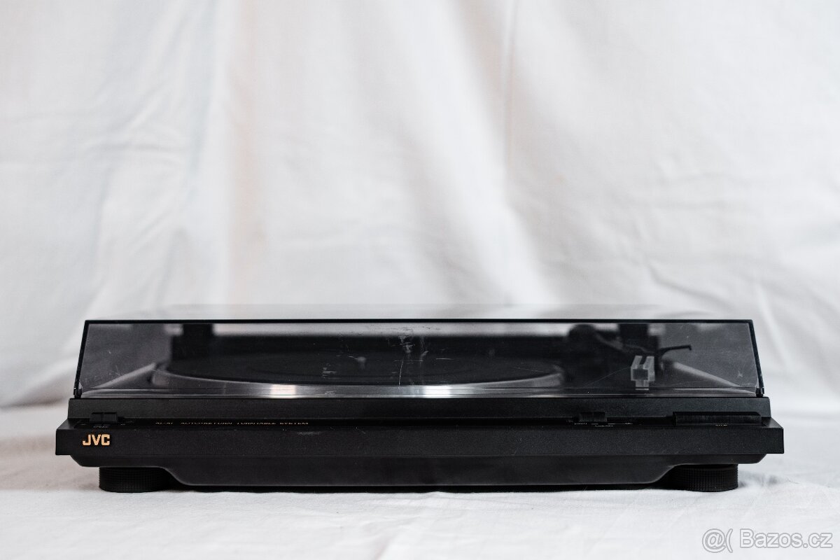 Gramofon JVC - 3