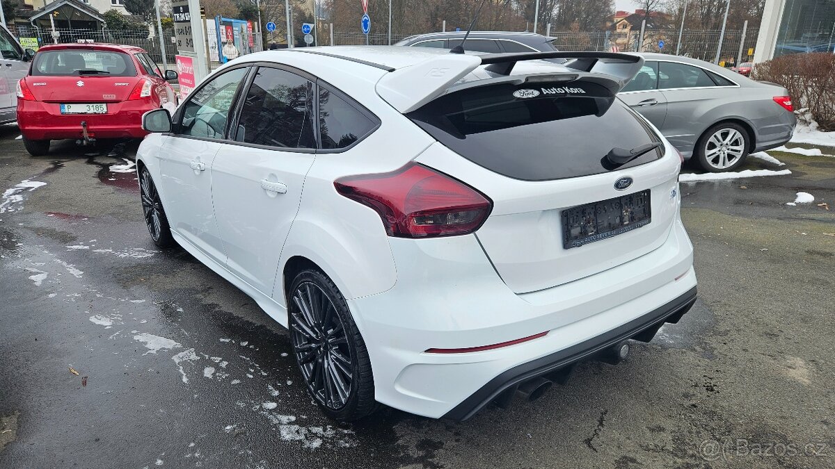 Ford Focus RS 2,3i - 3