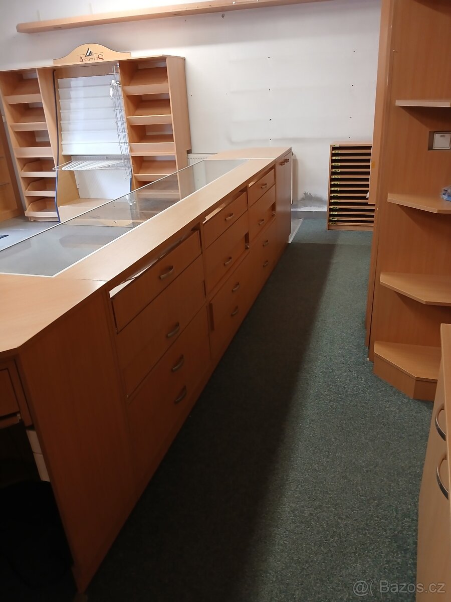 Regál, prodejní pult - 3