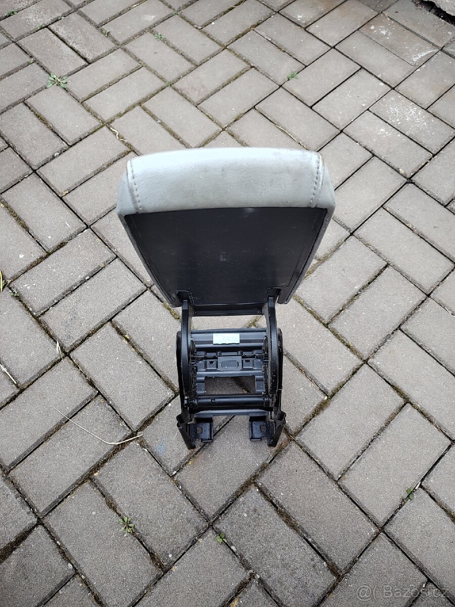 Loketní opěrka Škoda Octavia 2 - 3