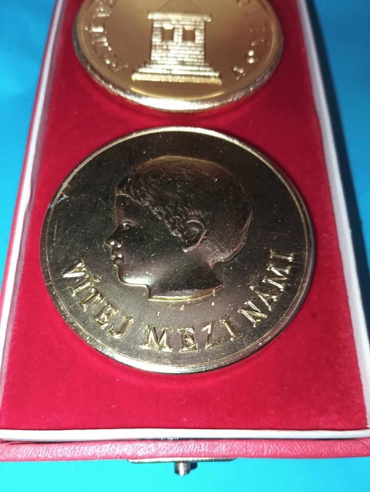 Pamětní medailon k narození dítěte Holešov - 3