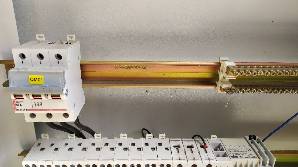 Rozvaděč nástěnná rozvodná skříň - 3