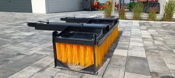 ZAMETACÍ KARTÁČ NA DESTU. - 3