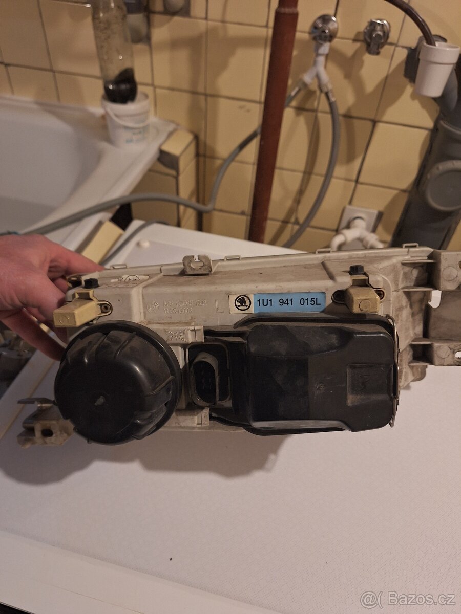 Levé přední světlo oct 1 - 3