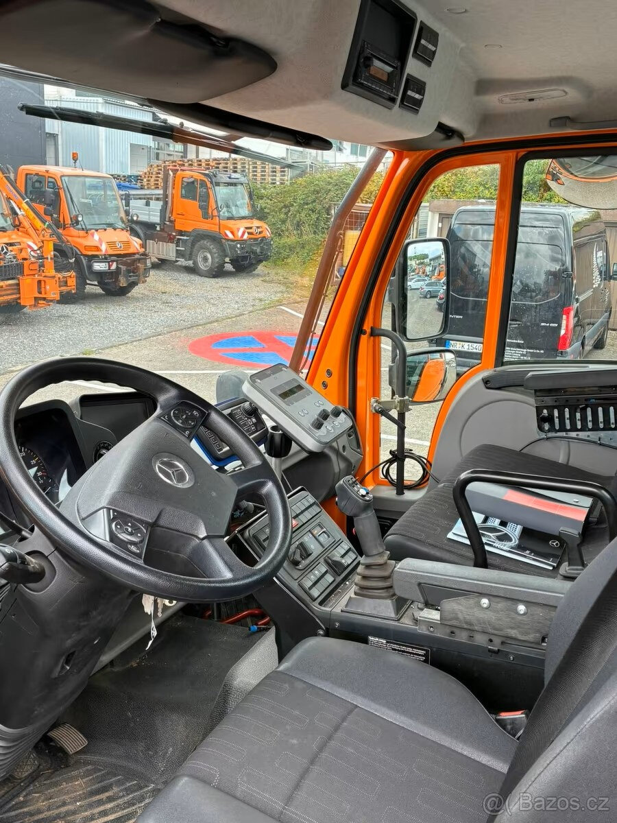 11t 4x4 Unimog U 318 - 3