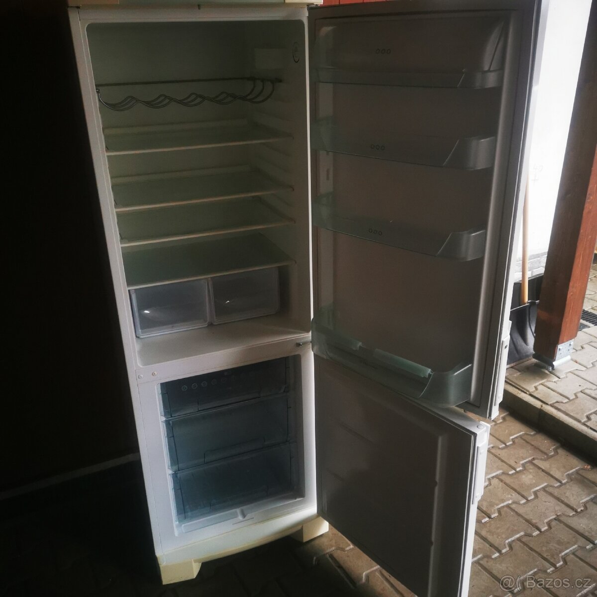 Střední lednička s mrazákem dole - Elektrolux - 3