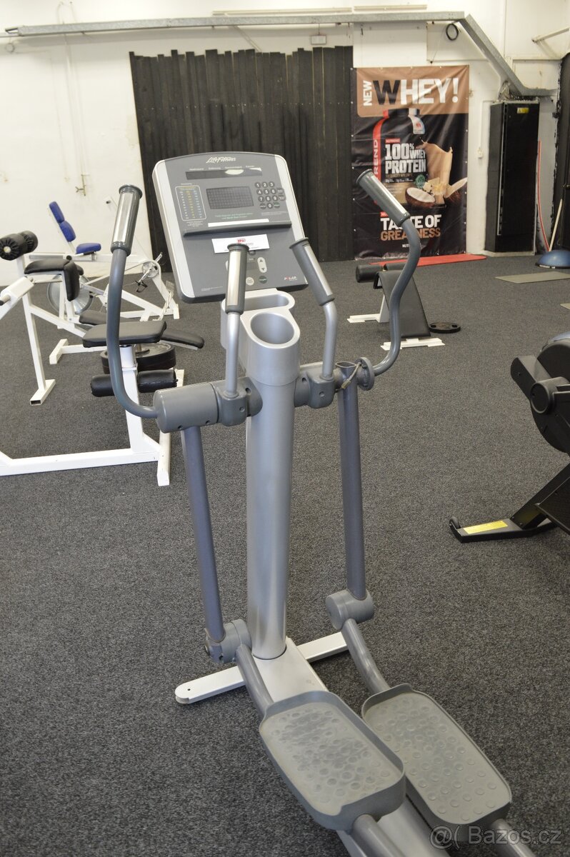 Eliptický trenažer LifeFitness - 3