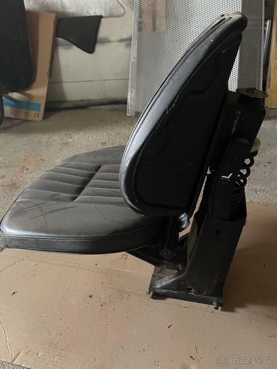 Sedačka Zetor - 3
