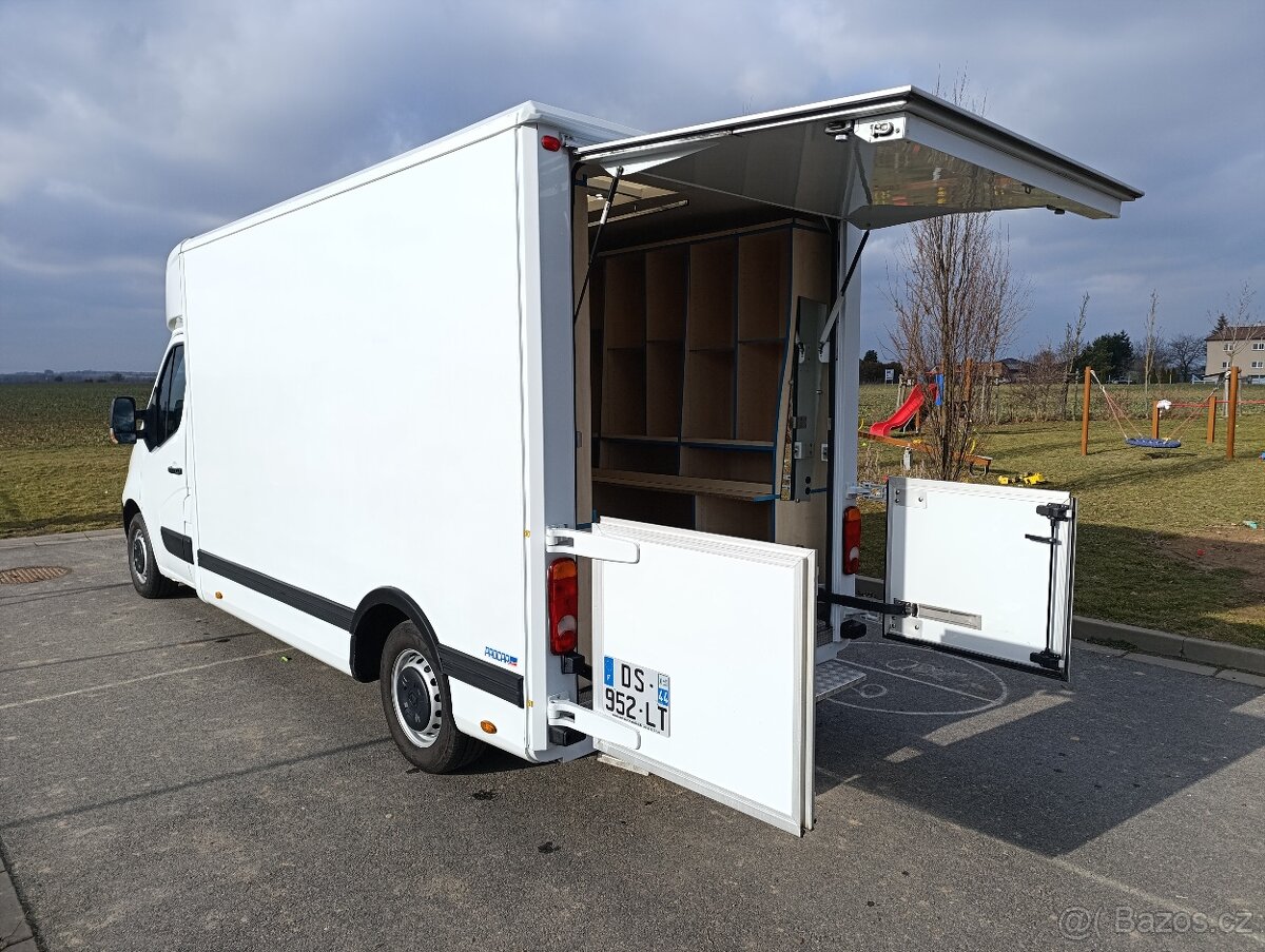 Renault master pojízdná prodejna. - 3