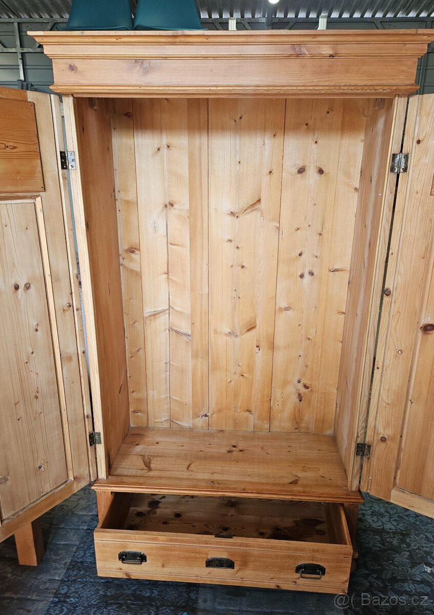 starožitná šatní skříň v secesním stylu - 3