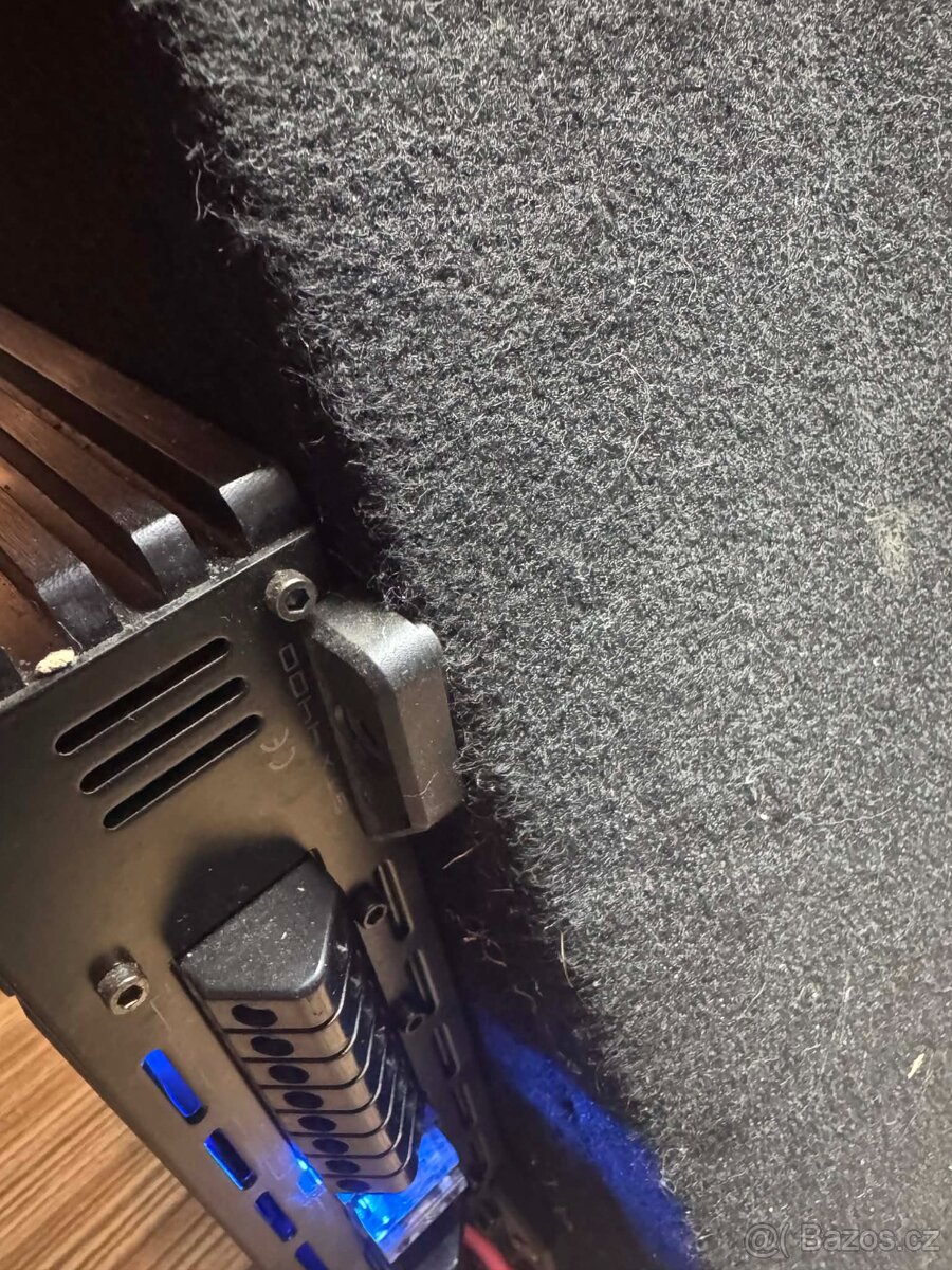 Subwoofer Hertz + Crunch zesilovač - 3