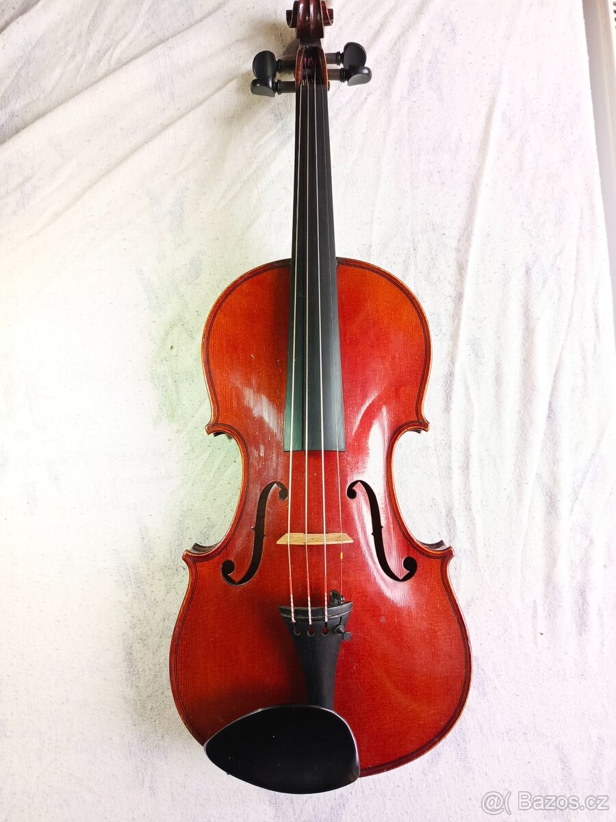 Housle 4/4 - 3