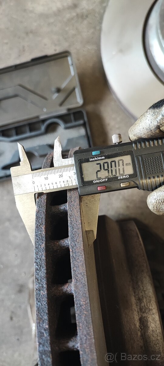 Brzdové kotouče BOSCH 0 986 479 265 pro BMW E90,E91,E92,E93 - 3