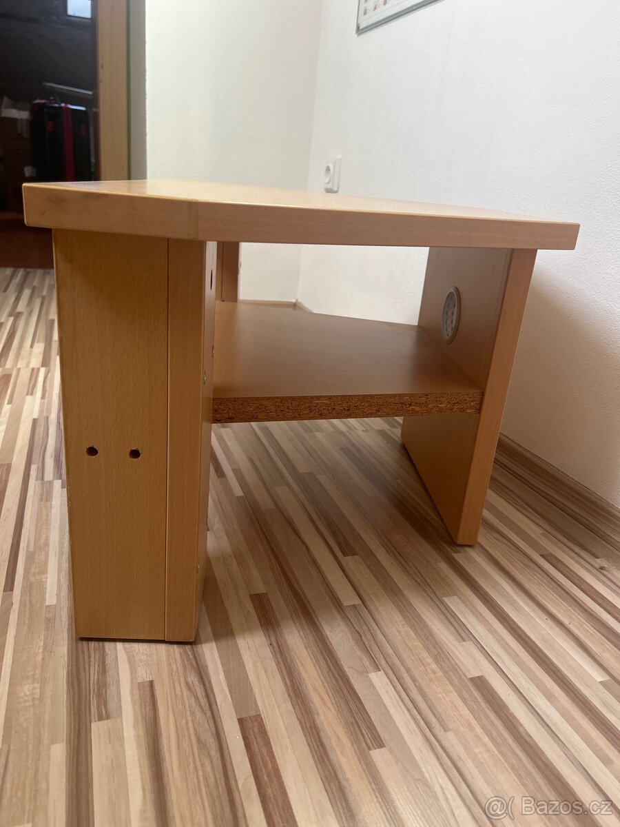 Stoleček pod televizi - 3