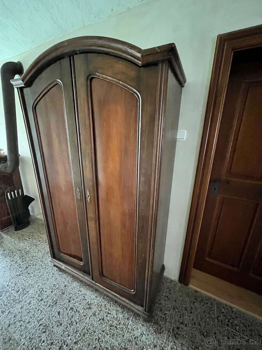 Starožitná skříň k renovaci - 3
