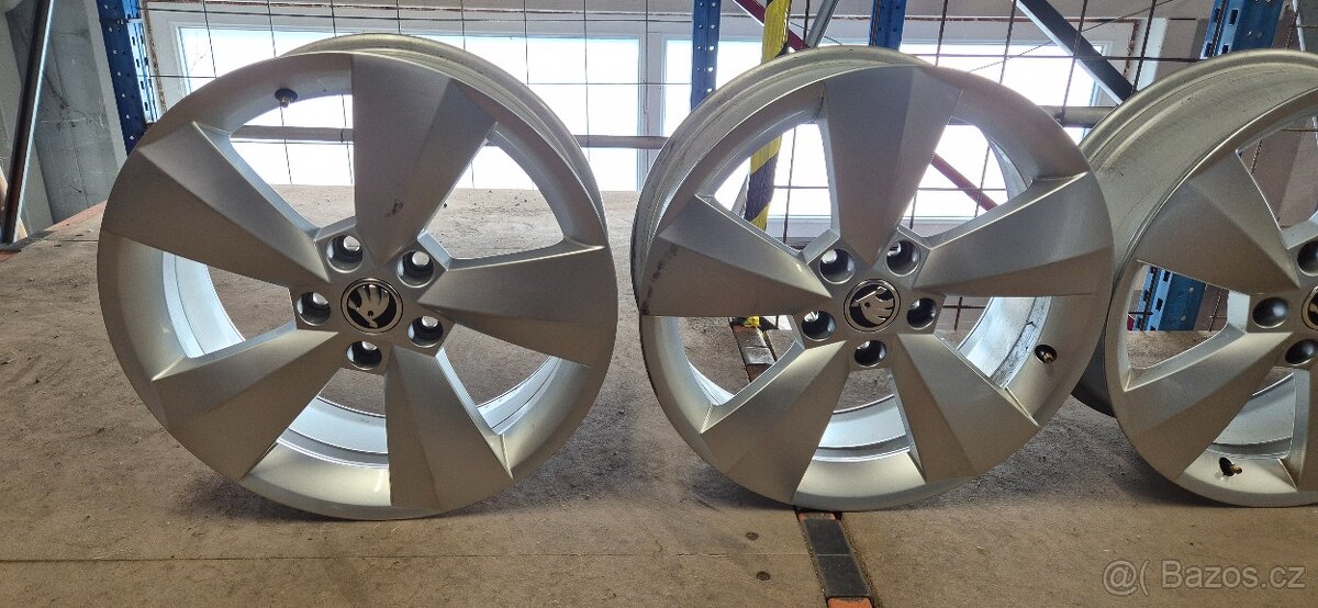 Alu kola originál Škoda 5x112 6,5x17 ET38 565 601 025 J - 3