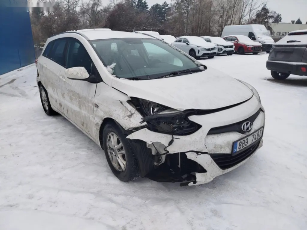 Hyundai i30, Kombi 1.4i 73kW Bourané - 3