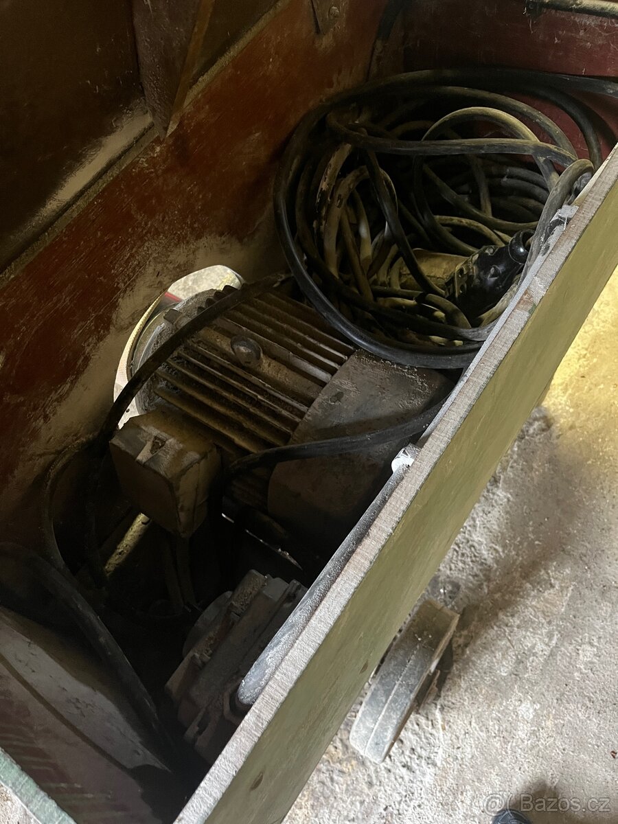 Šrotovník s motorem - 3