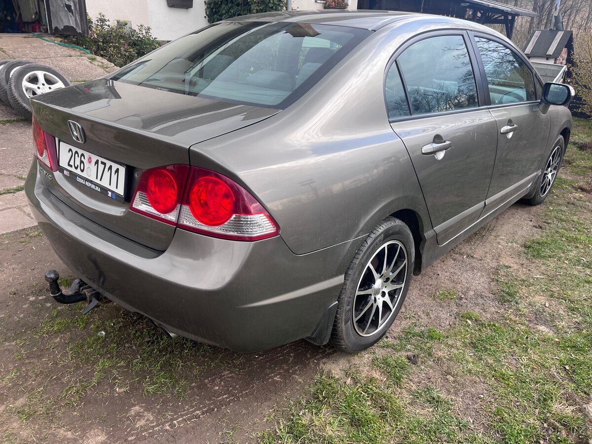 Honda Civic 1.8i-vtec - 3