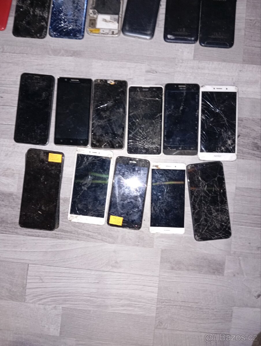 Dotykové telefony mix - 3