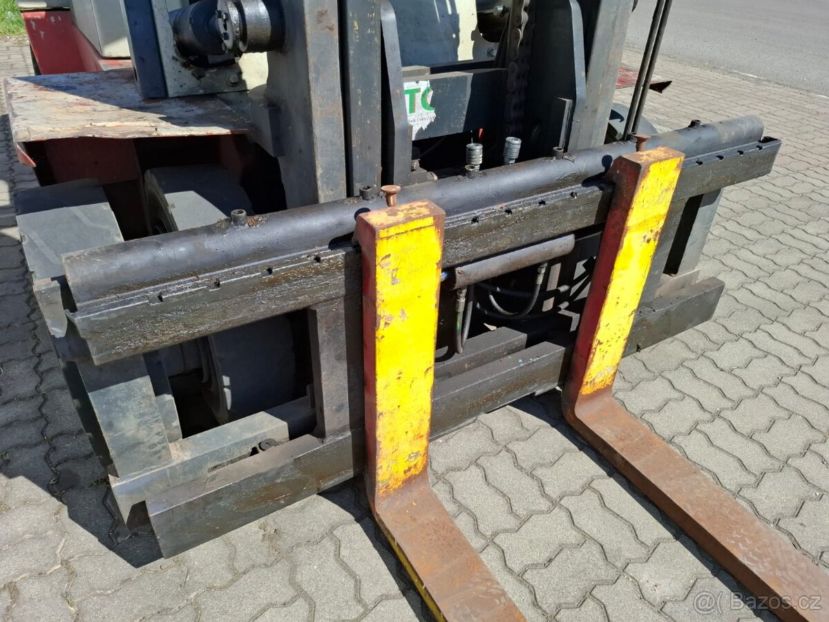 Nissan DF 60, pohon nafta nosnosť 6 ton , bočný posuv - 3