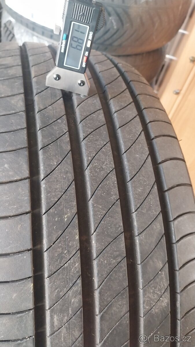 Prodám 4 x letní pneu Michelin 235/55/19 - 3