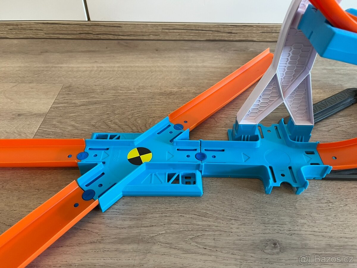 Hot Wheels Track Builder Stunt Kit (DLF28) - 3