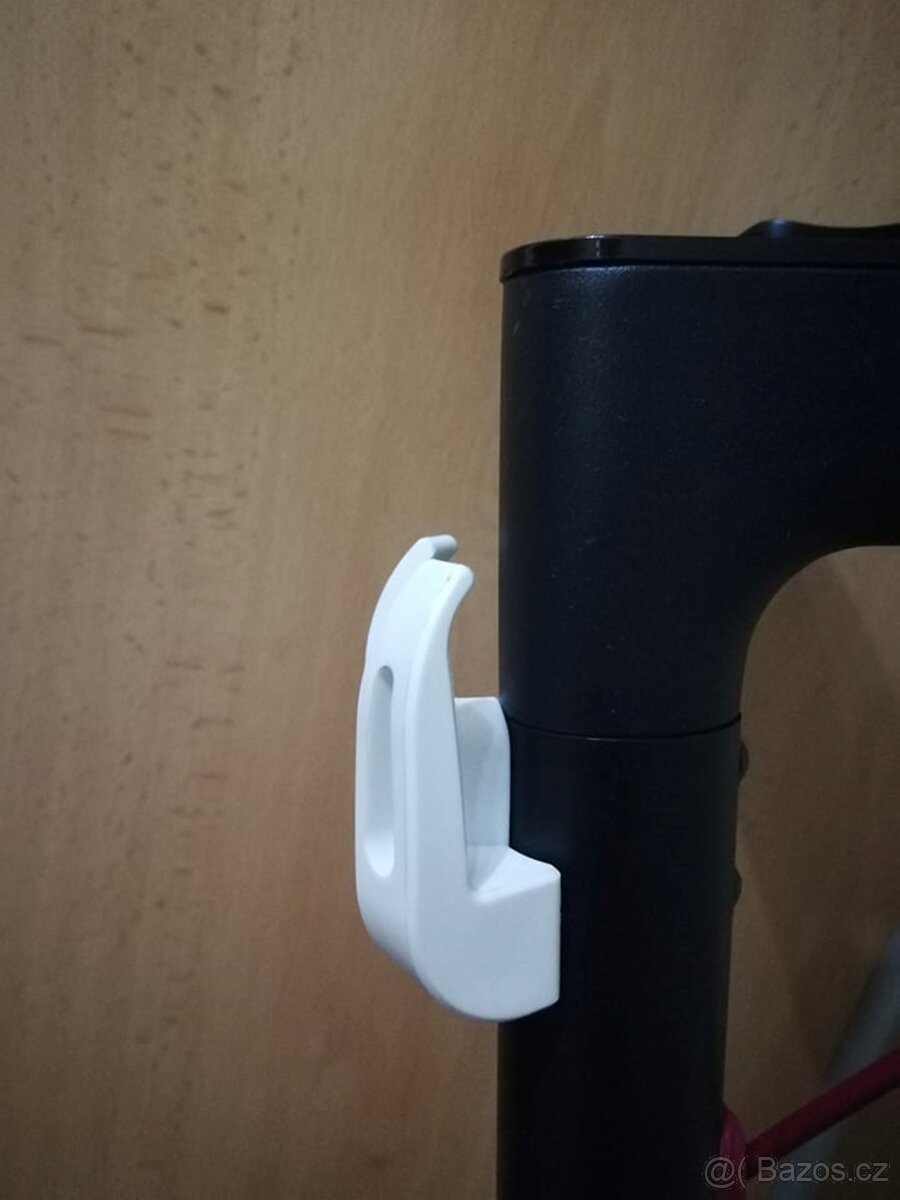 Držák na tašku / kabelku pro elektrokoloběžky - 3