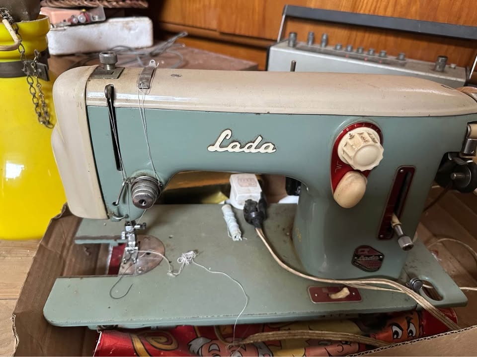 Staré šicí stroje - 3