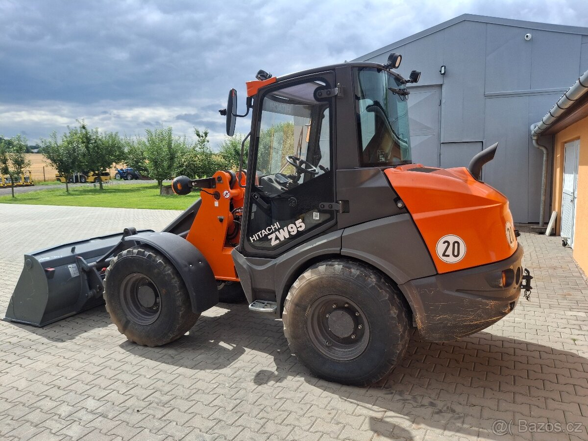 Nakládač Hitachi ZW95-6V - 3