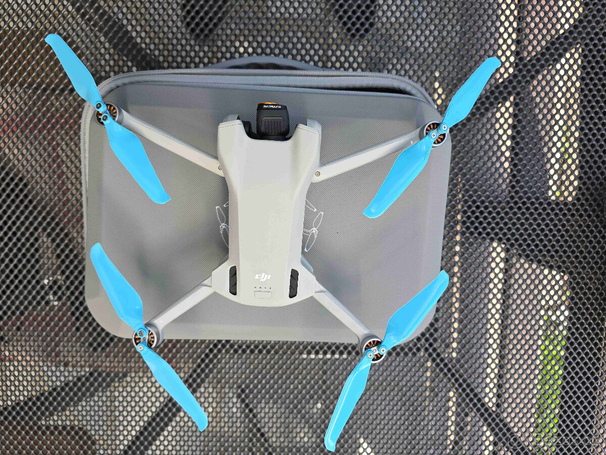 DJI Mini 3 Fly More Combo - 3