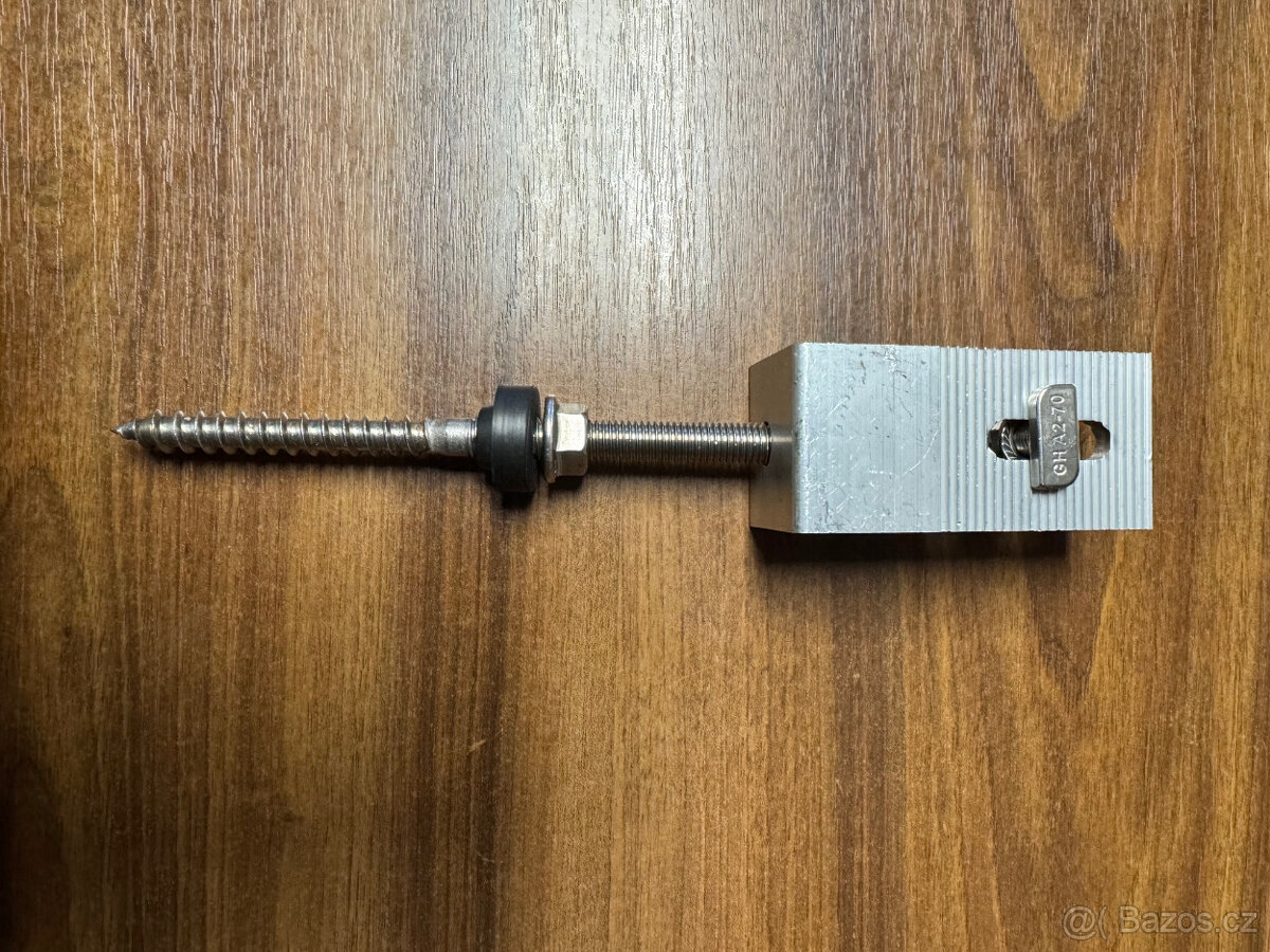 Šrouby na uchycení profilů FVE panelů do střechy - 3