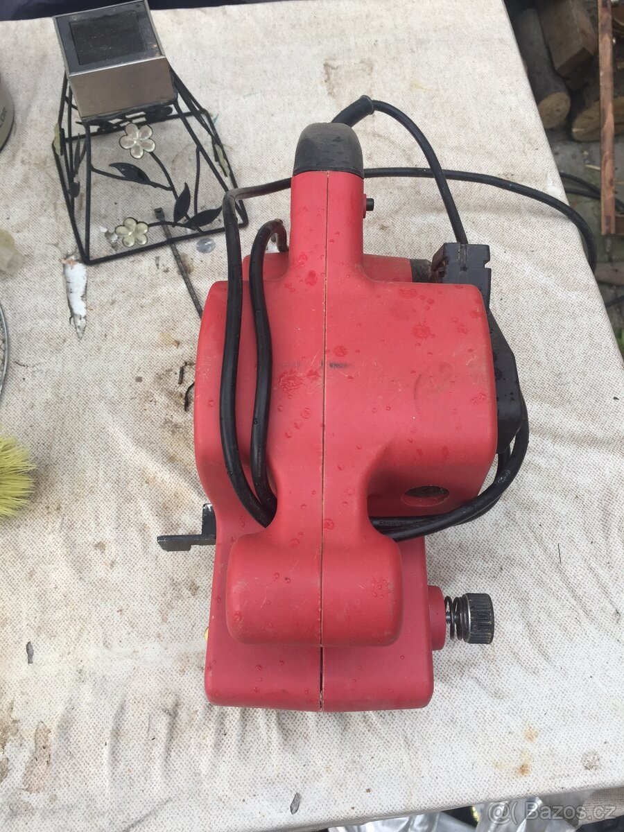 Prodám pásovou brusku Berlan - 3